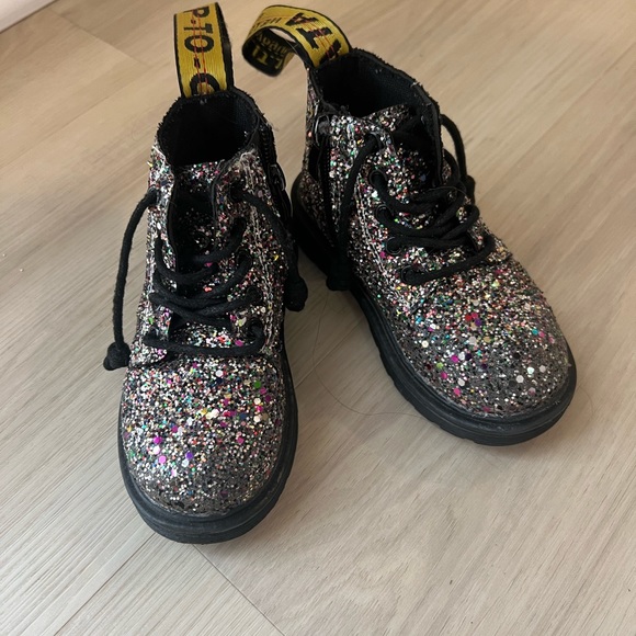 Kids Glitter Combat Boots in toddler size 9/26 - Picture 5 of 5